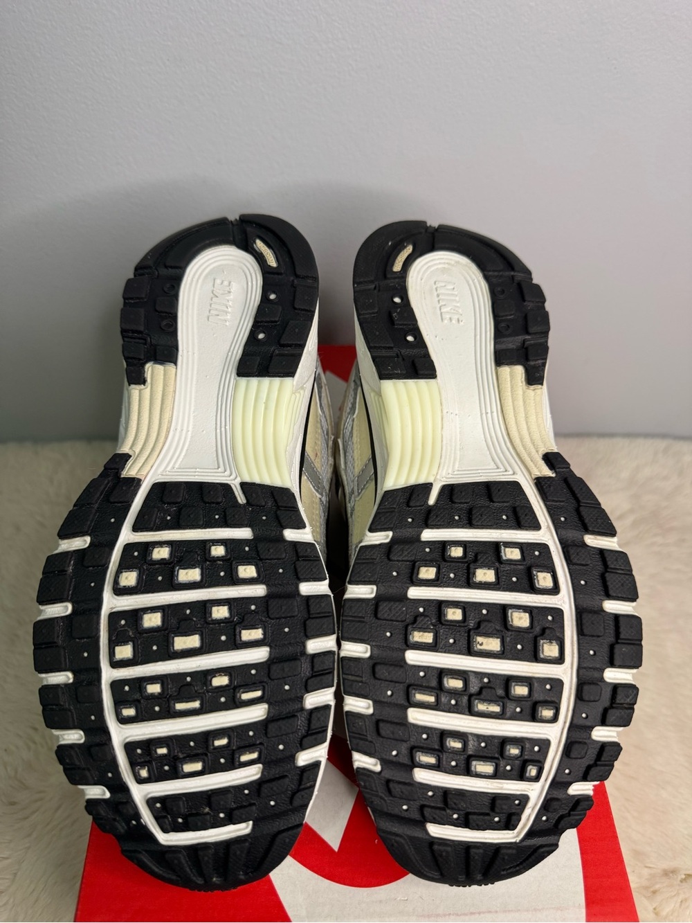 Women’s Nike P-6000 - Picture 5 of 6